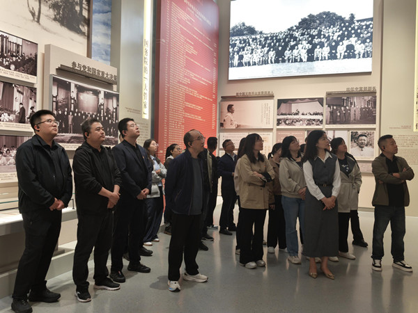 傳承革命精神，凝聚奮進(jìn)力量——公司第一、第六黨支部聯(lián)合開(kāi)展主題黨日活動(dòng)